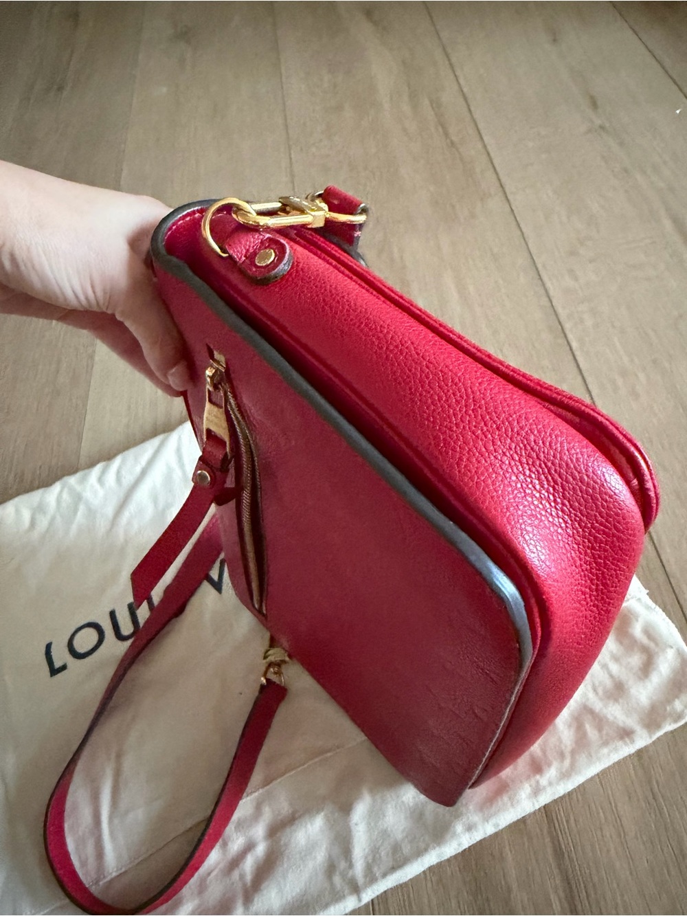 Louis Vuitton Pochette Metis Red Monogram Crossbody Bag - Picture 3 of 10